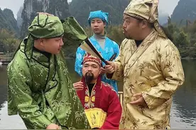 秀才挑战刘三姐第31回 广西三月三挑战刘三姐。#桂林秀才 #改编歌曲#三月三 #广西山歌 #刘三姐@志哥的故事 @桂林英妹 @DOU+小助手