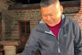 烟熏牛肋排，草原的和谷饲的是有点不一样啊@DOU+小助手 #好客山东好品山东
#游戏人间#美式烟熏烤肉 #新农人计划2025  #美好乡村春耕季视频封面