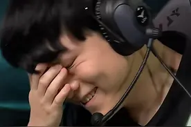 许秀打T1掏出绝境蛮王，结果却是爆笑流！ 全场只开一次大招！Keria机器人三钩拯救T1 #LCK #T1 #Faker #showmaker