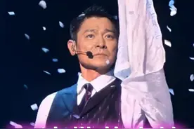 为何演唱会不让自带荧光棒？本以为割韭菜，真相曝光才知格局小了 #张杰 #刘德华 #汪苏泷  #明星  #资讯视频封面