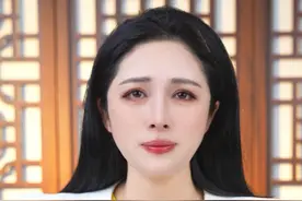 谁懂啊，金价它终于跌了！国际金价跌到了三周最低点，能入手吗 #金价大跳水有人“入手即亏 ”#金价 #金价跌了 #小月说 #抖音热评视频封面