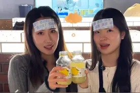 去上海的韩国人必打卡的竟然是这个吗？我被新认识的韩国朋友种草了呀，不过她也被我安利了一种只有中国才有的饮料~#韩国人#街头采访#外国人在中国#宋柚汁柚享中国年 #老外爱上宋柚汁视频封面