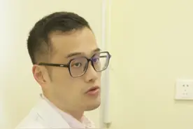 胸痛有压迫感可能是什么原因导致？ #医学科普 #心脏病 #冠心病 #心肌缺血 #心血管张睿视频封面