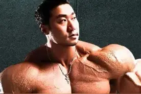 韩国健美巨星李承哲，肌肉不输于黄哲勋，妥妥的亚洲巨兽！视频封面