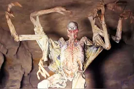 克苏鲁风格《黑暗深处》千米深的矿洞，居然挖到了克苏鲁怪物！