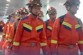 我国第二架国际救援包机从北京出发驰援缅甸 今天中午12时50分，我国第二架国际救援包机国航CA057航班搭载中国救援队83名队员，携带通信、搜救、指挥、医疗、应急食品等近22吨应急救援物资，从首都机场起飞驰援缅甸地震灾区。预计将于北京时间今天17时50分左右抵达缅甸仰光。#我国第二架国际救援包机从北京出发驰援缅甸视频封面