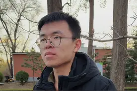 集中注意力，能从复杂寻找专注是优秀的底色！ #清华大学 #学霸秘籍 #优秀零距离 #街头采访视频封面