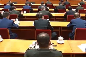 习近平出席解放军和武警部队代表团全体会议并发表重要讲话视频封面