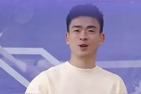 郑思维直播带货个人品牌，首播2小时卖出超37万元：“草台班子，一帮兄弟一起创业”#郑思维 #直播带货 #草台班子 #创业 #品牌视频封面
