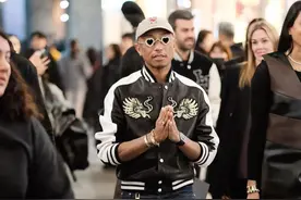 路易威登设计总监多有钱？ #奢侈品 #lv #speedy菲董视频封面