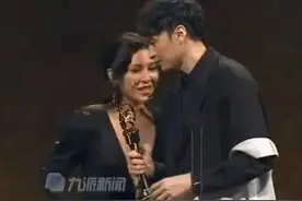 7月1日，中国台湾，#艾怡良金曲奖颁奖闹大乌龙 ：念错名字又颁错奖。#陈建玮高情商救场视频封面