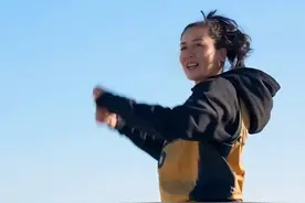 生命不息，运动不止。 迈开步伐，伸展肢体，让健康常伴，活力永驻。#中华武术博大精深 #高难度动作视频封面