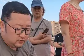 42岁演员赵雷棋回应直播擦鞋：目前没戏拍，摆摊赚点生活费，有戏拍还是要去拍戏#赵雷棋