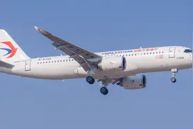 原声实录 东航全球首架C919首次访问西安咸阳国际机场#C919视频封面