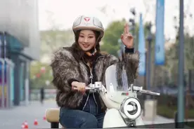 比铅酸性能强，比锂电更安全，还有高效超充生态体验， 雅迪联合华宇带来极钠超充生态及钠电车！#曾姐教你骑车  #电动车  #每天推荐好车  #曾姐与车  #雅迪电动车