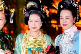 3月24日（发布时间），#董明珠办公室首次曝光  ：很大，摆着去年拍的汉服照，#董明珠称办公室怎么能摆家人孩子的照片 。#她和她的故事视频封面