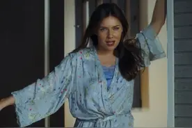 男人把女人脚底涂黑 #电影剪辑 #美剧视频封面