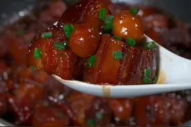 红烧肉炒不好糖色的，就按照我这样做，软烂入味，好看又好吃！#红烧肉