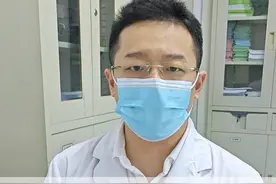 宝宝拇指内扣，这两个动作解决 #宝宝拇指内扣 #医学科普 #硬核健康科普行动  #育儿经验分享视频封面