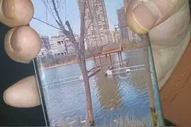 小区地下车库渗水，持续大半年？物业：翠鸣湖水位高出地库1.5米左右（二）#地下车库 #漏水 #都市接到办 #河南dou知道视频封面