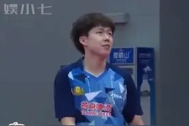 头头：立水瓶我是专业的！！#王楚钦 #立水瓶 #搞笑