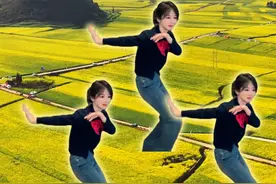 杨紫的舞步和罗平百万亩油菜花也很适配哦#曲靖五张名片 #世界最大的自然天成花园 #杨紫跳了李羲承进行曲 #杨紫跳舞 #在罗平遇见美好视频封面