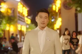 跨时空对唱！、演唱《推开世界的门》#央视中秋晚会 #聚v计划视频封面