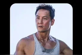 吴彦祖街拍：以后的简历里要多加一条，曾经拒绝过吴彦祖了 #吴彦祖 #模特 #万万没想到 #街拍视频封面