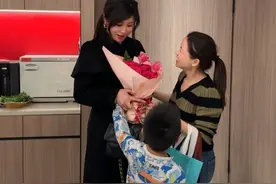今天给娟姐发了工资和奖金，没想到她竟然给我准备了一个大惊喜。真的太感动了，感恩遇见！#记录真实生活 #日常vlog #惊喜跟礼物都是来自爱你的人视频封面