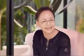 明明身价上亿，为何宋丹丹住2亿豪宅，却让儿子住普通小区？真相曝光才知她的良苦用心 #宋丹丹 #巴图 #博谷 #明星故事 #明星人物传视频封面