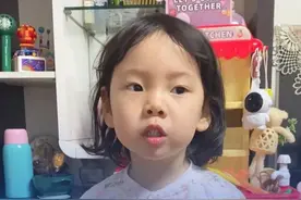 海尔与粉丝的梦幻互动 3岁小女孩喊话周云杰“周伯伯我想要一个海尔胸针”胸针火速到手！ #海尔  #周云杰视频封面