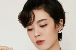 郁可唯 -《水中花》致敬谭咏麟 现场演绎进错拍 却成为经典片段～#万物皆可reaction #郁可唯 #水中花 视频封面