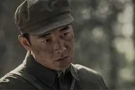 #电视剧侦察英雄 论多年战友的默契值能有多高？套出俘虏的话只需一个眼神...... #侦察英雄全员默契度拉满  #侦察英雄是懂审讯的  #爱国  #爱国情怀视频封面