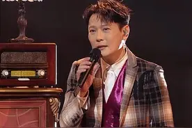 #张信哲山东春晚串烧回忆杀  《爱如潮水+用情+信仰》视频封面