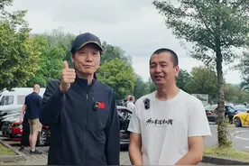 前几天一到纽北，震耳欲聋的赛车声让人血脉贲张。先坐副驾，飞了五圈，感受了地狱级赛道速度快、弯道多、落差大的特点，确实有些心惊胆寒。 #纽北赛道视频封面