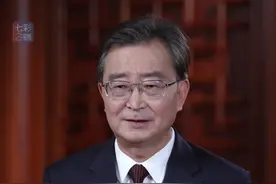 真心实意把民营企业当作云南发展的“最好合伙人”。 云南省委书记王宁在接受中央媒体专访时表示：携手共建亲清统一的新型政商关系。 让干部放开手脚、大胆干事，让民营企业放心投资、安心发展。#民营经济  #有一种叫云南的机遇视频封面