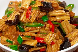 以后腐竹买回家不知道怎么吃，你就试试我这个家常小炒。非常的简单又下饭#腐竹炒肉视频封面