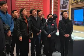 党风政风警风监督员走进江城警营
实地调研武汉公安工作并座谈交流视频封面