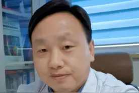 肝包虫病原理及治疗 肝包虫病是由绦虫属的一种寄生虫引起的寄生虫感染疾病，常常表现为轻度不适感，如轻度腹部不适、食欲减退等，这些症状往往被患者忽视或误解为其他常见的胃肠道问题。#肝包虫病 #硬核健康科普行动  #肝胆 #腹部不适 #食欲减退视频封面