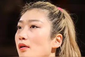 神秘人71-65力克暴风，李梦替补登场仅13分钟正负值高达+20！#WNBA #李梦正负值全场最高 #李梦正负值＋20视频封面