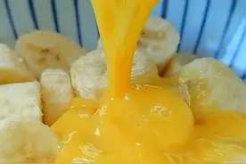 香蕉不要直接吃，加3个鸡蛋，不油炸不加水，出锅比吃肉还香！