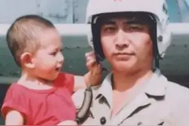 #烈士王伟的孩子成海军军官 ，刚从北大硕士毕业。王伟烈士的妻子表示，“81192”是战机编号，不存在“重启”一说。视频封面