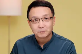 现在的一万块钱相当于过去的多少钱呢？#人民币#钱视频封面