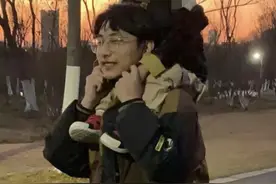 孩子快回家！亳州17岁男孩失联，戴眼镜，穿棕色上衣、灰色运动裤图片