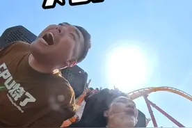 这过山车我怎么感觉坐了跟没坐一样！视频封面