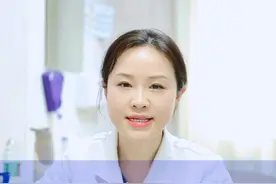 脚趾缝一到夏天就发红发痒，而且越抓越痒，这个可能是糜烂性脚气，属于真菌感染，好发于夏天，别急，可以这样治疗#脚气 #糜烂性脚气 #皮肤 #科普 #医学科普视频封面