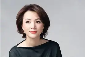 一开口就是惊艳全场的金句。 #董卿 #智慧人生 #女性智慧 #好书分享 一开口就是惊艳全场的金句。#高级的美一定是独立与优雅视频封面