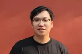 放弃多家企业给出的百万薪资，27岁清华博士任上海交大博导，本人回应：高校有很多像我一样的年轻教师，不希望给大家带来年龄焦虑视频封面