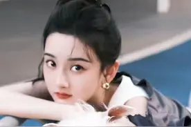 演员宋祖儿再次被实名举报存在税务问题，举报人：向税务部门提交补充证据，目前宋祖儿方暂未回应，此前因2023年税务风波后沉寂一年半#大象主播说