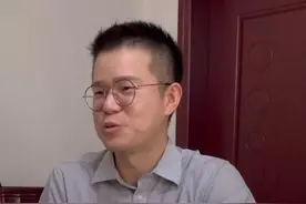 “偷偷考上北大”的武汉小伙讲述考研“孤勇之路”视频封面